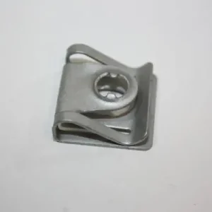 Zacisk zabezpieczający, wygłuszenie pokrywy silnika AUTOMEGA 100015210 Dodaj do koszyka